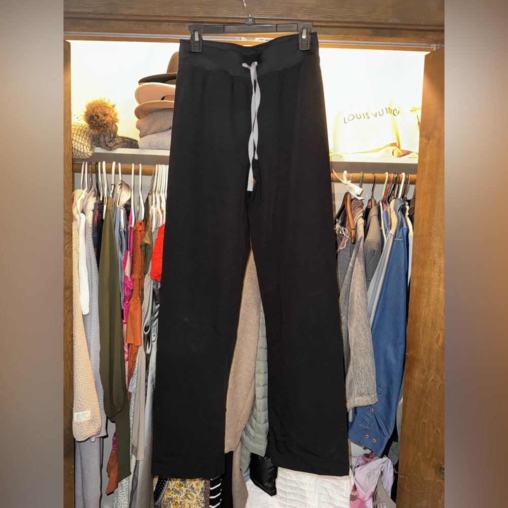 FIGS women’s Livingston high waisted scrubs size small TALL, black